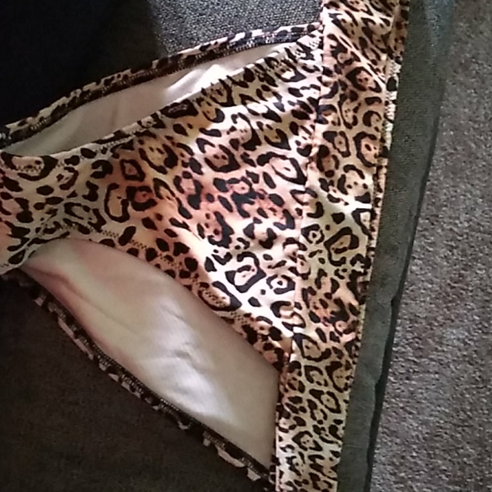 Victoria secret bottoms size xl